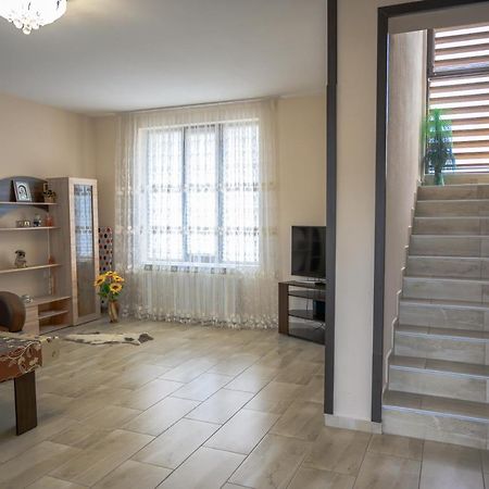 Къща За Гости „Жоро И Дани “ Villa Sapareva Banya ภายนอก รูปภาพ